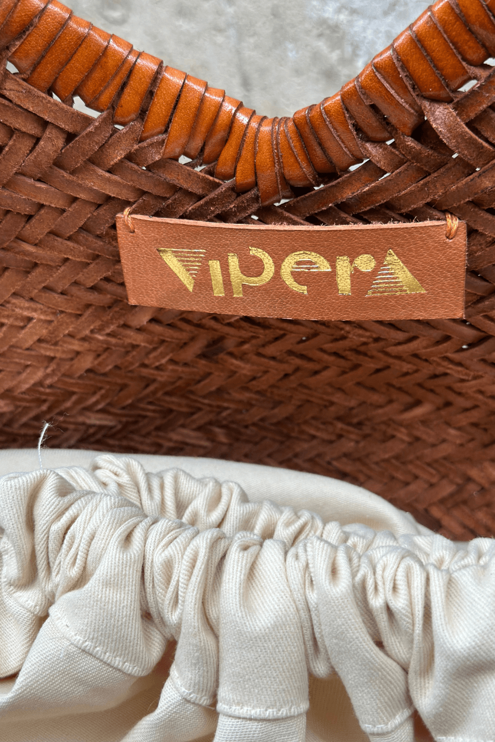 Cesta Neruda Vipera Brick