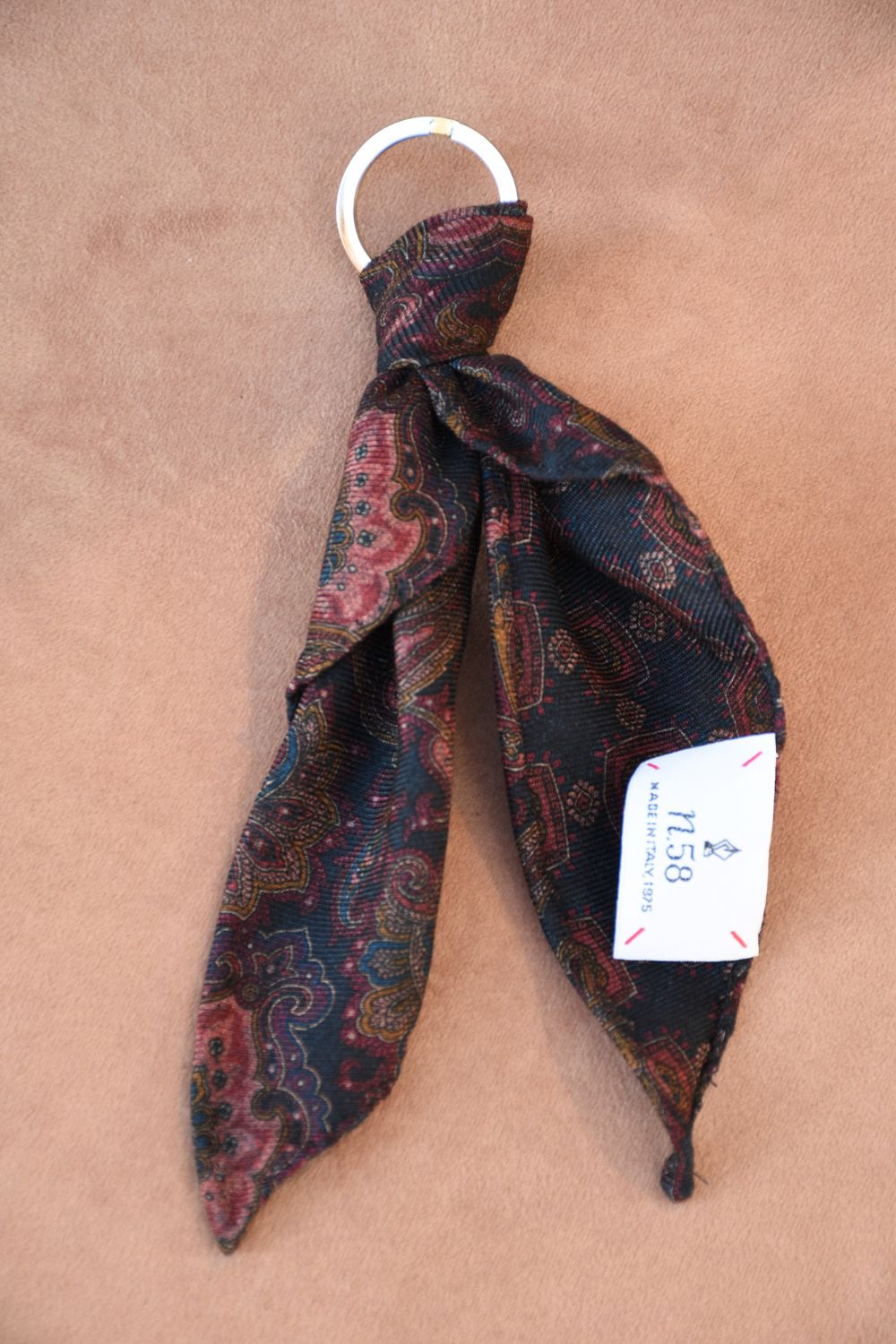 Portachiavi in lana e seta