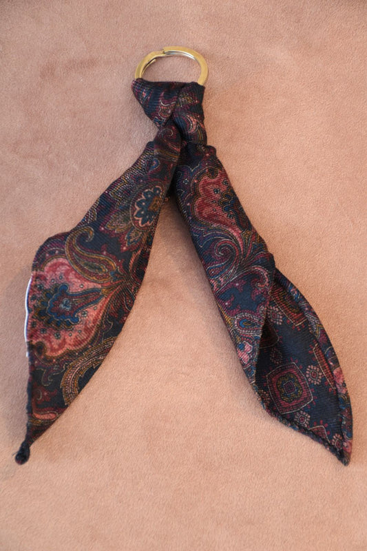 Portachiavi in lana e seta